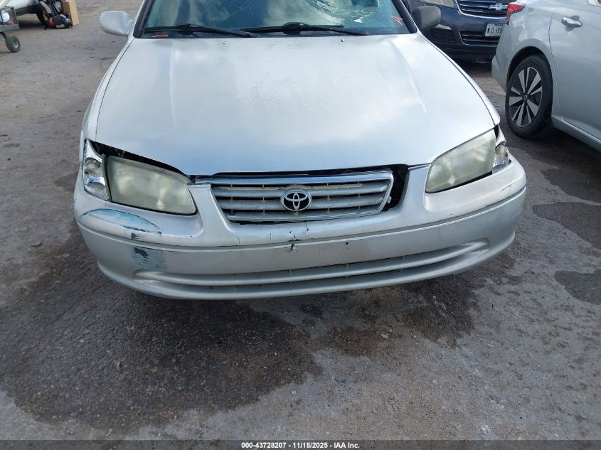 2000 Toyota Camry Le VIN: JT2BG22K1Y0398192 Lot: 43728207