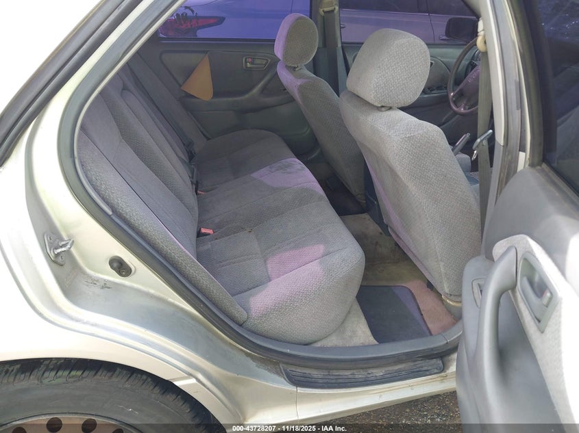 2000 Toyota Camry Le VIN: JT2BG22K1Y0398192 Lot: 43728207