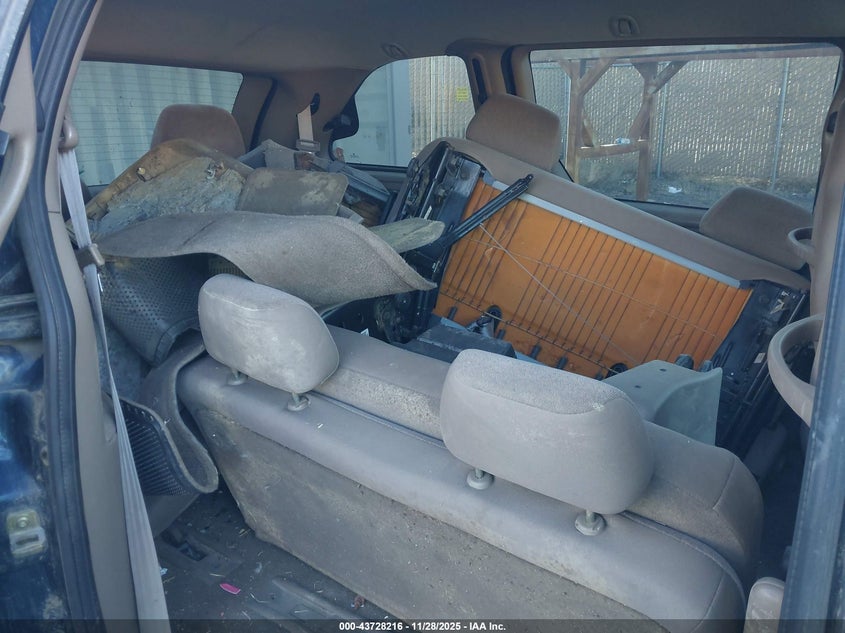 2002 Dodge Caravan Sport VIN: 1B4GP45372B643390 Lot: 43728216