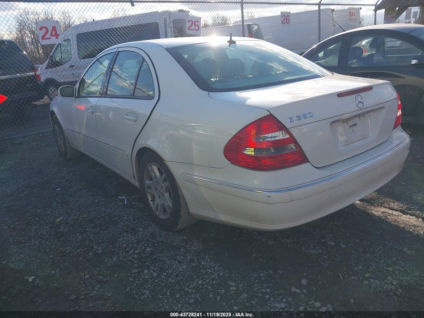 WDBUF65JX4X114765 2004 MERCEDES-BENZ E-KLASSE photo no. 3