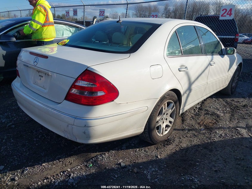 WDBUF65JX4X114765 2004 MERCEDES-BENZ E-KLASSE photo no. 4