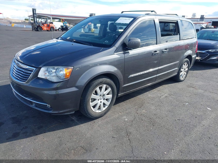 2C4RC1BG5GR299824 2016 CHRYSLER TOWN & COUNTRY photo no. 2