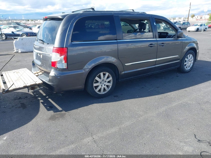 2C4RC1BG5GR299824 2016 CHRYSLER TOWN & COUNTRY photo no. 4