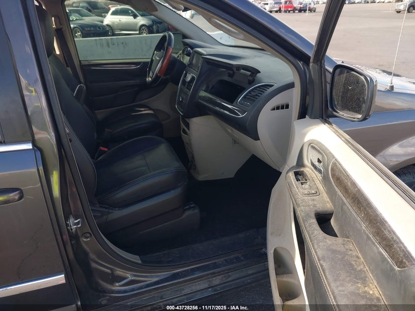 2C4RC1BG5GR299824 2016 CHRYSLER TOWN & COUNTRY photo no. 5