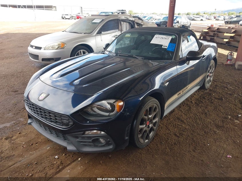JC1NFAEK4J0138854 2018 FIAT 124 SPIDER photo no. 2