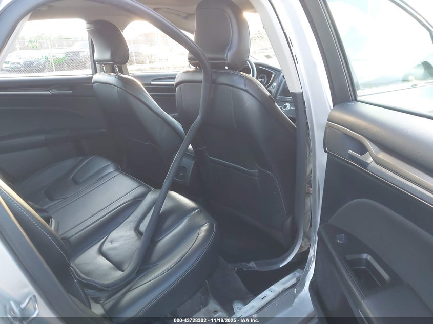 2017 Ford Fusion Hybrid Titanium VIN: 3FA6P0RUXHR233588 Lot: 43728302