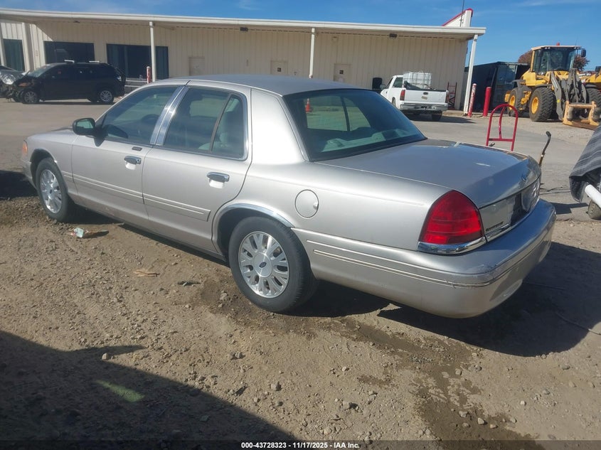 2FAFP74W34X185641 2004 FORD CROWN VICTORIA photo no. 3