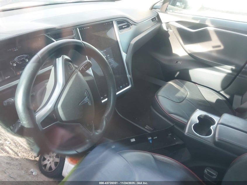 2013 Tesla Model S Performance VIN: 5YJSA1DP4DFP10349 Lot: 43728351