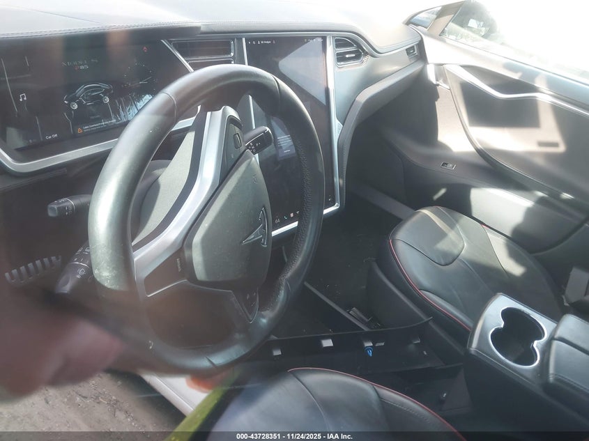 2013 Tesla Model S Performance VIN: 5YJSA1DP4DFP10349 Lot: 43728351