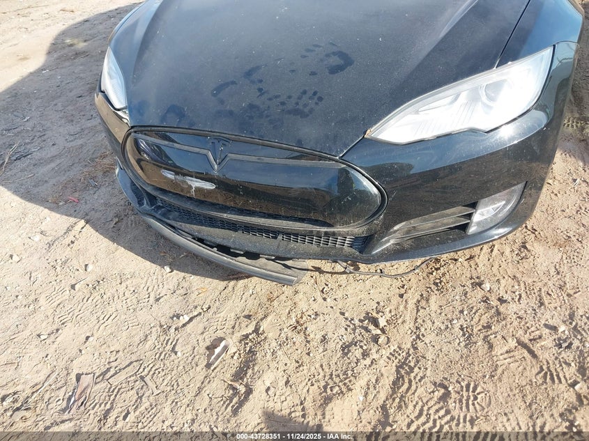 2013 Tesla Model S Performance VIN: 5YJSA1DP4DFP10349 Lot: 43728351