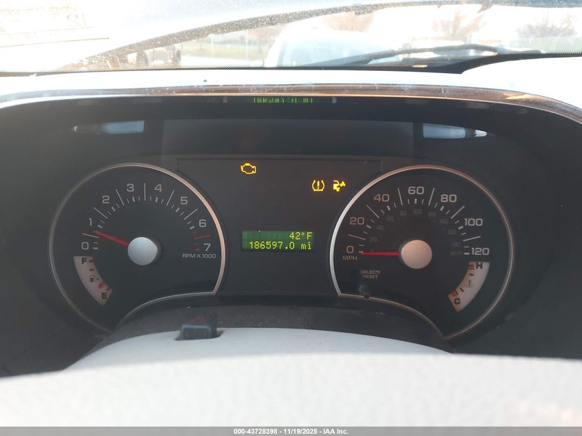 2007 Ford Explorer Xlt VIN: 1FMEU73E57UA98693 Lot: 43728398