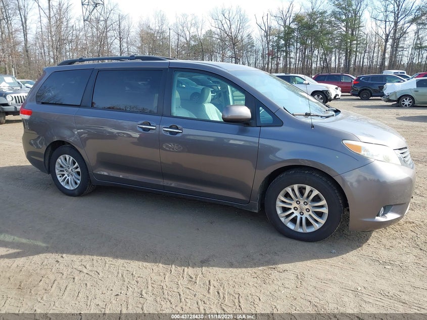 5TDYK3DC6DS393931 2013 TOYOTA SIENNA photo no. 13