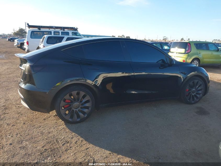 2024 Tesla Model Y Performance Dual Motor All-Wheel Drive VIN: 7SAYGDEF0RF053690 Lot: 43728492