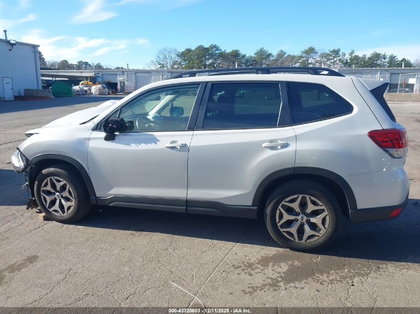 2023 Subaru Forester Premium VIN: JF2SKADC0PH452394 Lot: 43728603