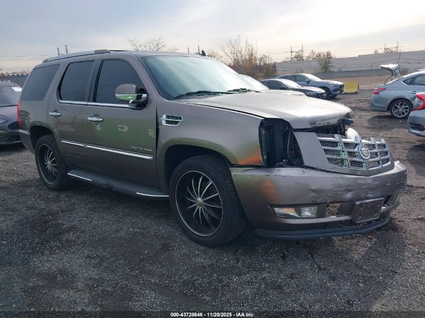 CADILLAC ESCALADE LUXURY