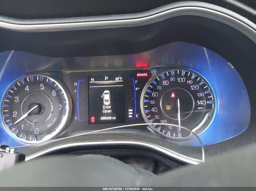 2015 Chrysler 200 Limited VIN: 1C3CCCAB5FN677485 Lot: 43728700