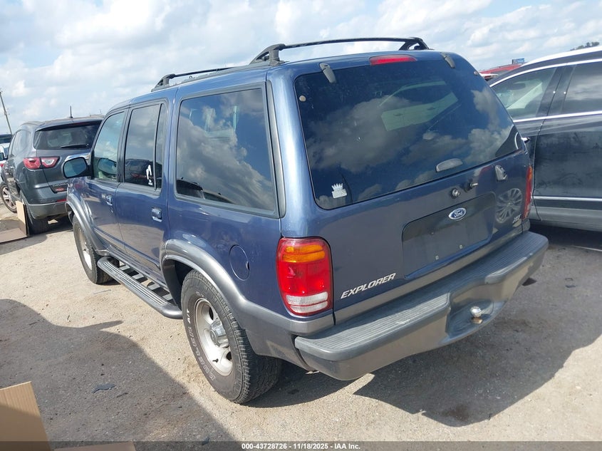 1FMZU73E5YZA82211 2000 FORD EXPLORER photo no. 3