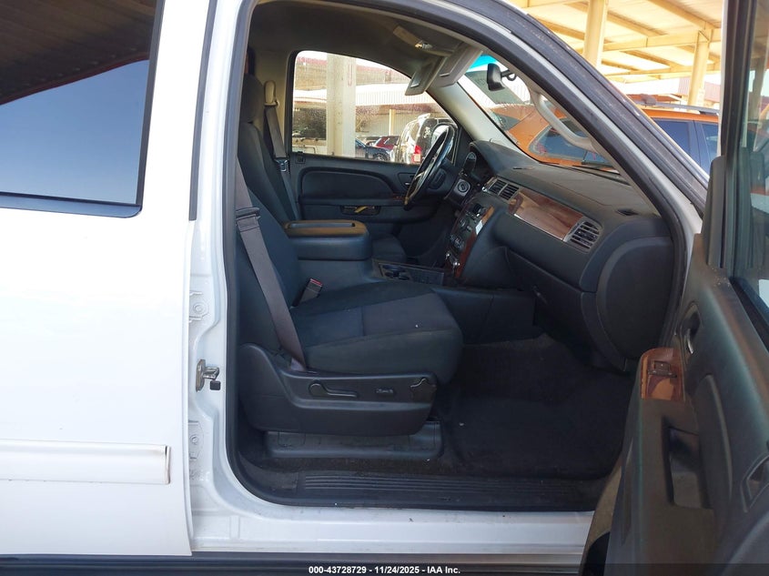 1GNSCAE04DR167016 2013 CHEVROLET TAHOE photo no. 5
