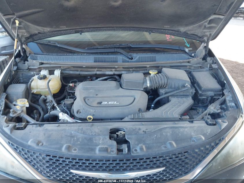 2017 Chrysler Pacifica Touring VIN: 2C4RC1DG1HR514257 Lot: 43728746