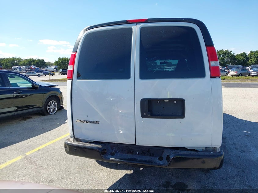 2018 Chevrolet Express 2500 Work Van VIN: 1GCWGBFP9J1320001 Lot: 43728797