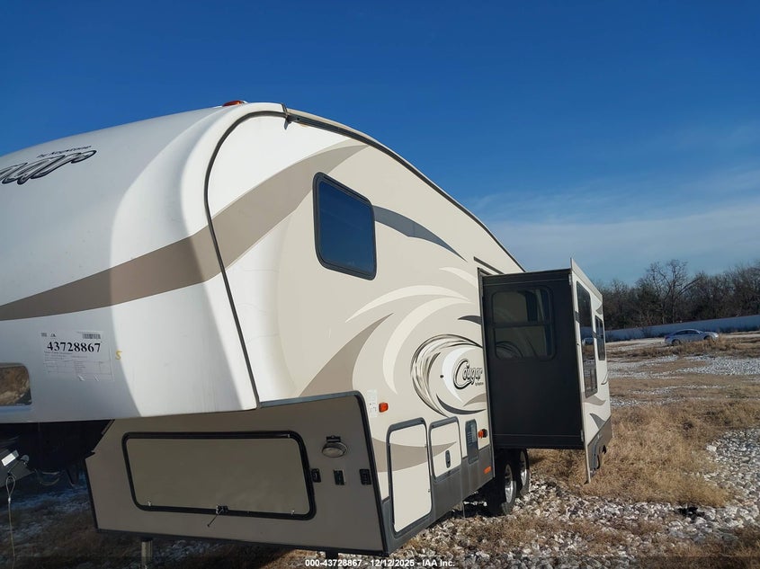 2017 KEYSTONE RV COUGAR X-LITE SERIES auction photo 6