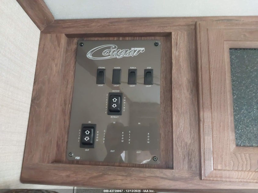 2017 KEYSTONE RV COUGAR X-LITE SERIES auction photo 7