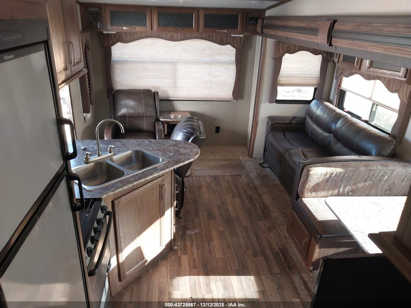 2017 KEYSTONE RV COUGAR X-LITE SERIES auction photo 8