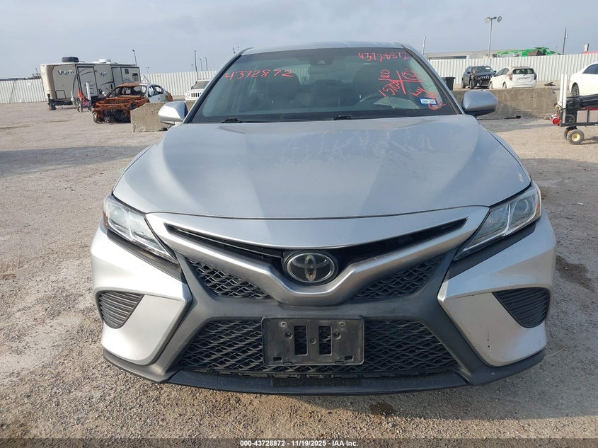 4T1B11HK3JU573269 2018 TOYOTA CAMRY photo no. 12