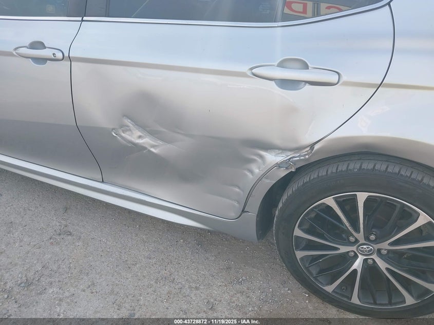 4T1B11HK3JU573269 2018 TOYOTA CAMRY photo no. 6