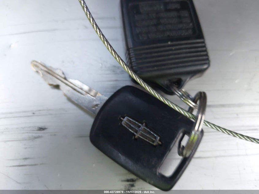 2008 Lincoln Town Car Signature Limited VIN: 2LNHM82W68X663606 Lot: 43728978