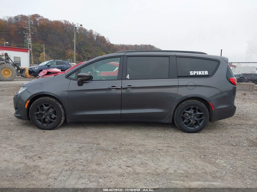 2019 Chrysler Pacifica Touring L Plus VIN: 2C4RC1EG9KR522483 Lot: 43729122