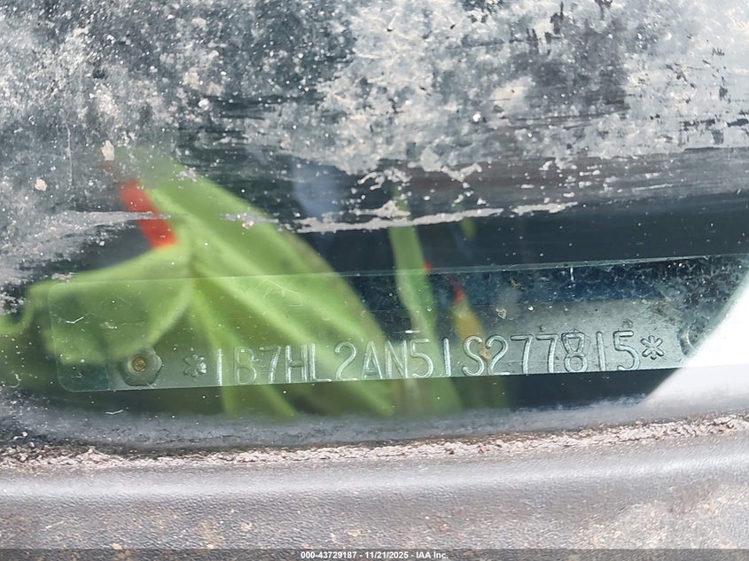 2001 Dodge Dakota Slt/Sport VIN: 1B7HL2AN51S277815 Lot: 43729187