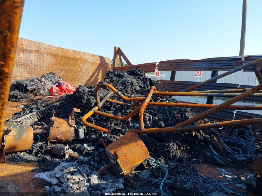 2017 Ram 3500 Chassis Tradesman/Slt VIN: 3C7WRSBJ1HG698209 Lot: 43729325