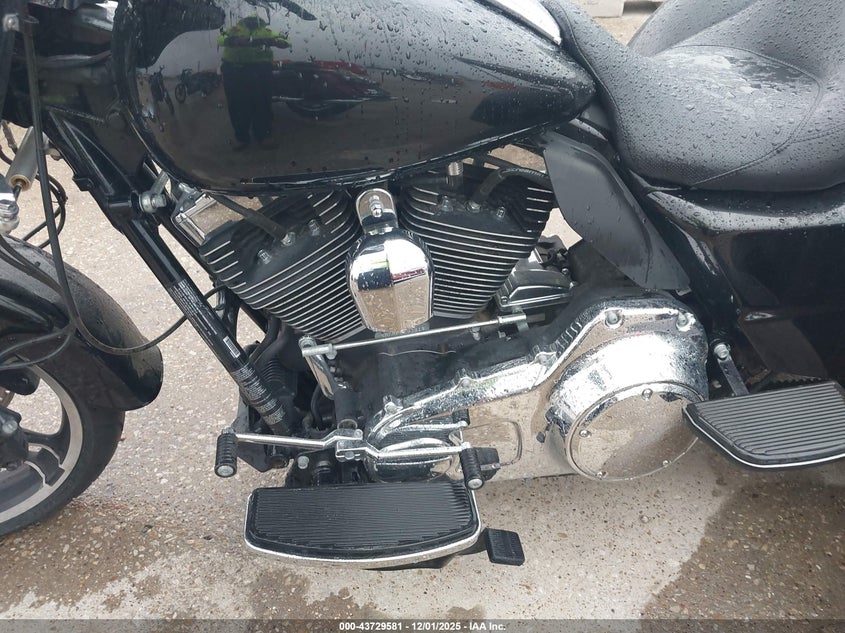 1HD1MCM14FB859391 2015 HARLEY-DAVIDSON FREEWHEELER photo no. 9