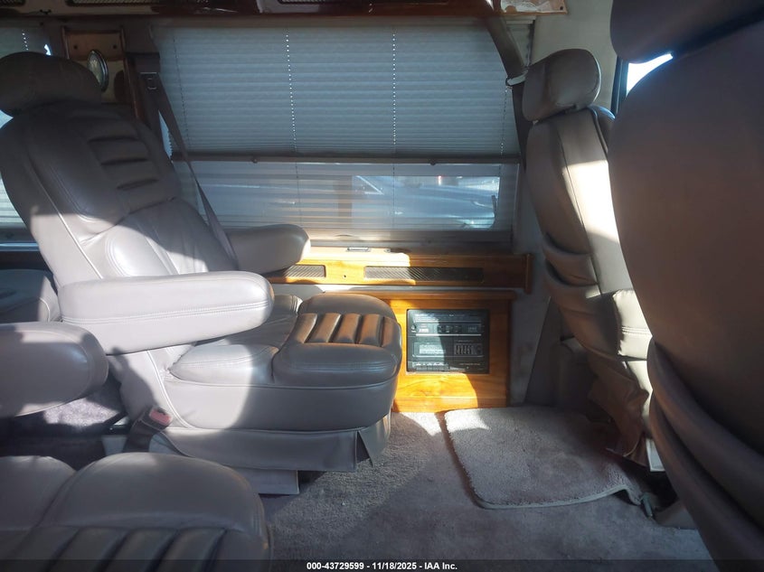 1994 Ford Econoline E150 Van VIN: 1FDEE14N2RHB11680 Lot: 43729599