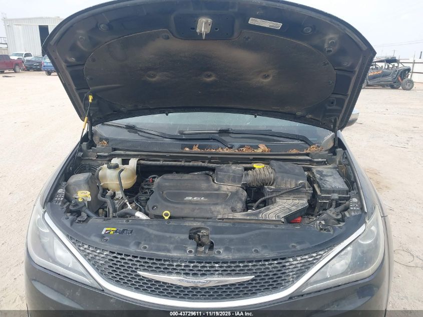 2017 Chrysler Pacifica Limited VIN: 2C4RC1GG3HR531363 Lot: 43729611