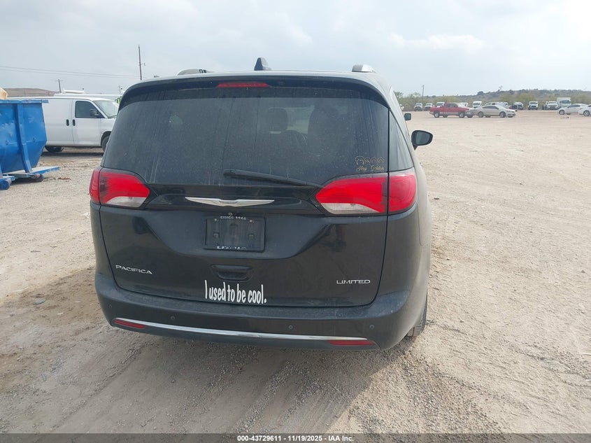 2017 Chrysler Pacifica Limited VIN: 2C4RC1GG3HR531363 Lot: 43729611