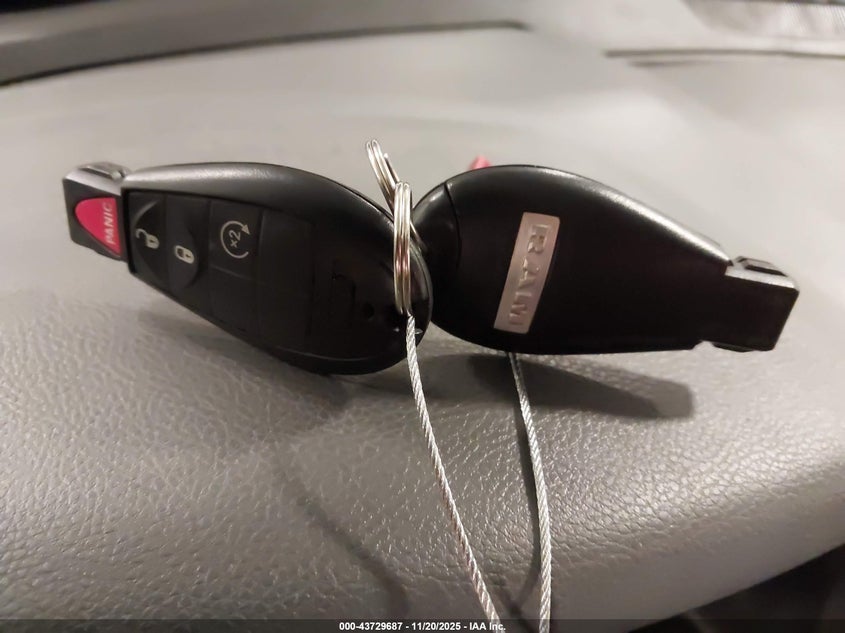 2015 Ram 3500 Big Horn VIN: 3C63R3DL7FG561526 Lot: 43729687