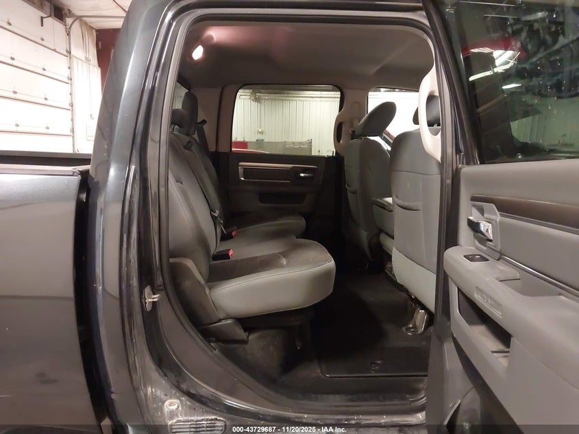 2015 Ram 3500 Big Horn VIN: 3C63R3DL7FG561526 Lot: 43729687