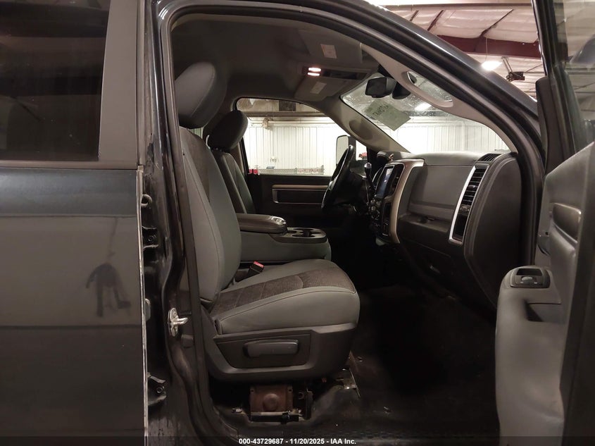 2015 Ram 3500 Big Horn VIN: 3C63R3DL7FG561526 Lot: 43729687