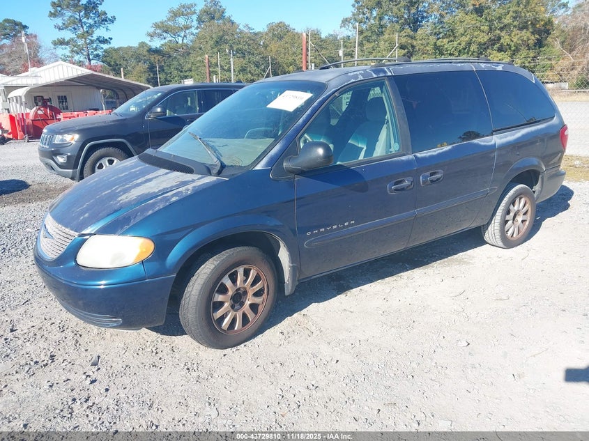 2C4GP74L11R392159 2001 CHRYSLER TOWN & COUNTRY photo no. 2