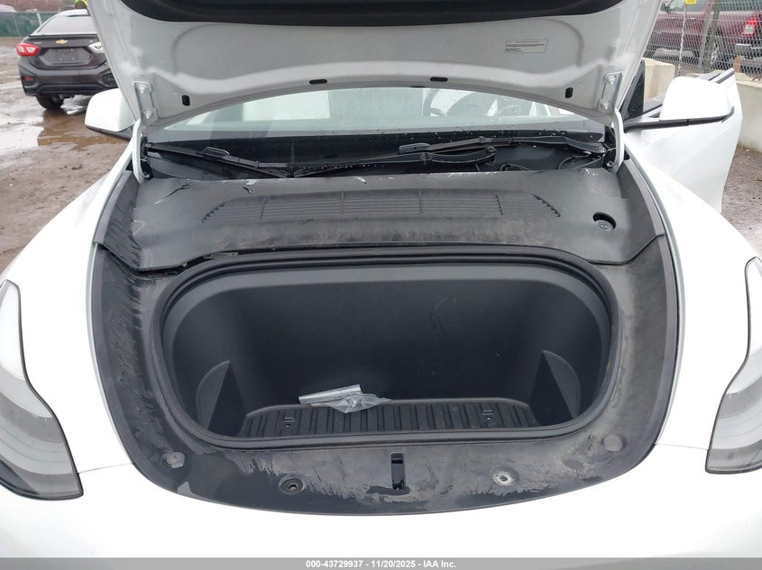 2023 Tesla Model Y Awd/Long Range Dual Motor All-Wheel Drive VIN: 7SAYGDEE3PF817245 Lot: 43729937