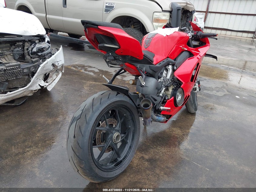 2024 Ducati Panigale V4S VIN: ZDMDAGWW7RB010100 Lot: 43730003
