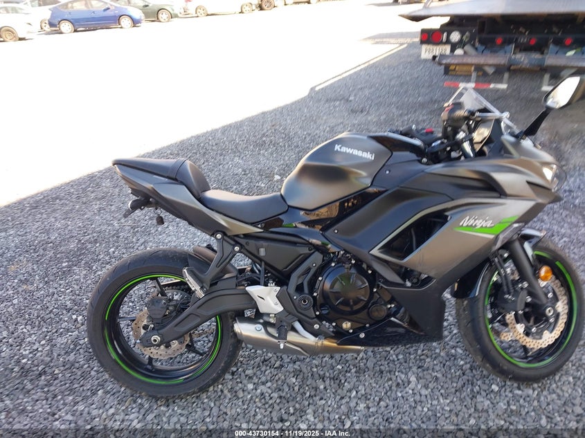 2024 Kawasaki Ex650 R VIN: ML5EXER13RDAD5236 Lot: 43730154