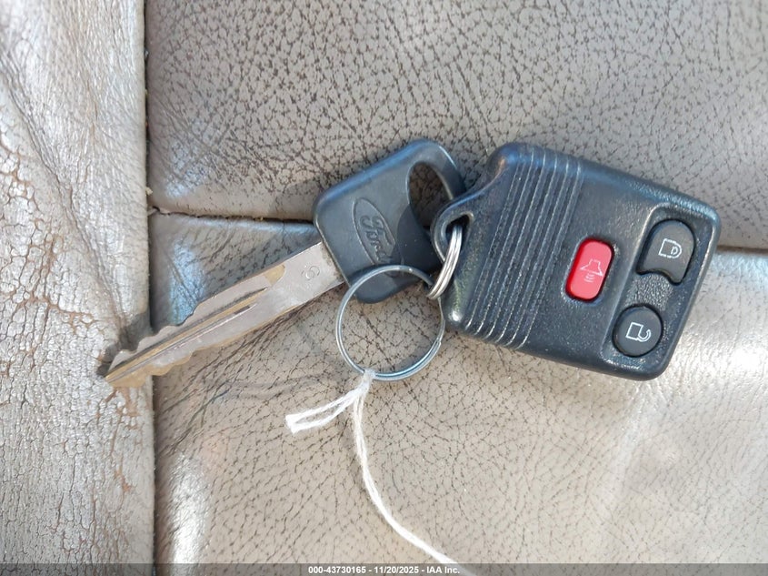 2005 Ford F-350 Lariat/Xl/Xlt VIN: 1FTWW33P35EA73263 Lot: 43730165