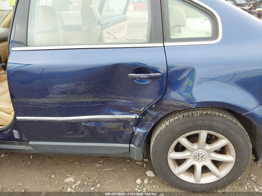 2004 Volkswagen Passat Gls VIN: WVWPD63B34E292559 Lot: 43730220