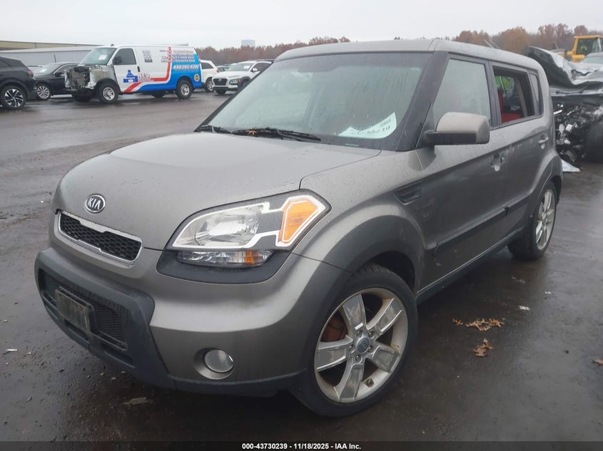 KNDJT2A24B7236281 2011 KIA SOUL photo no. 2