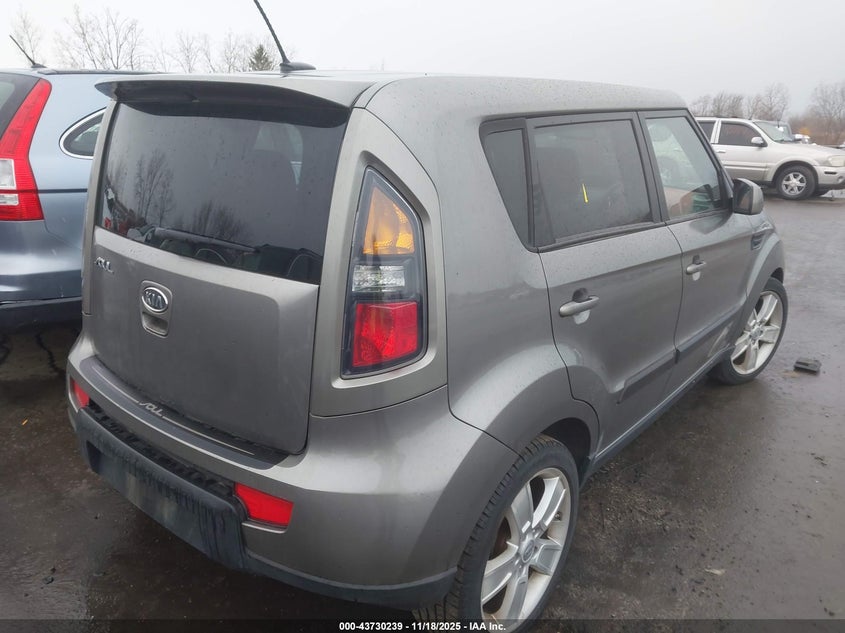KNDJT2A24B7236281 2011 KIA SOUL photo no. 4