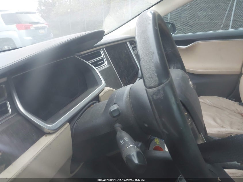 2013 Tesla Model S VIN: 5YJSA1AC5DFP11172 Lot: 43730291