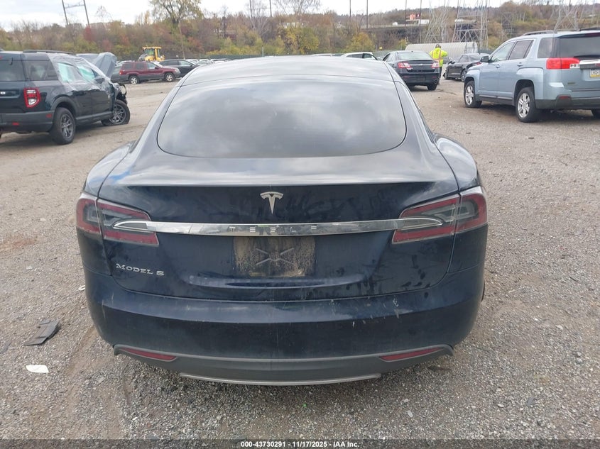 2013 Tesla Model S VIN: 5YJSA1AC5DFP11172 Lot: 43730291